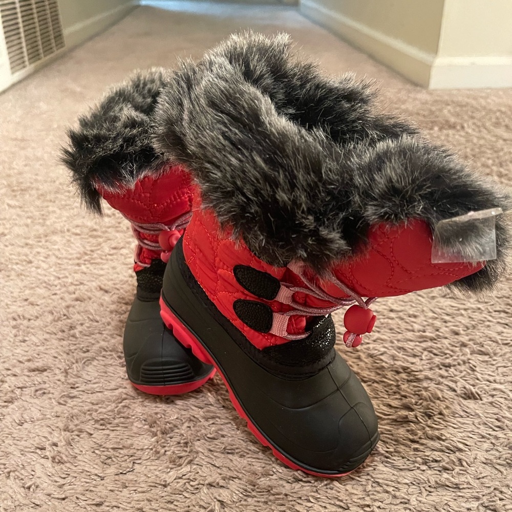 Kamik Lychee Winter Boot - Toddler size 9. Never worn.